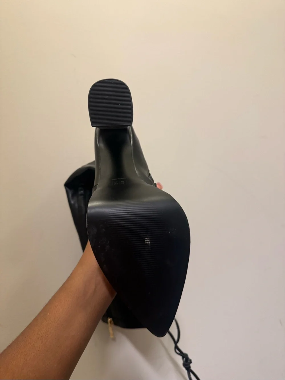 Women's Black Platform Knee-High Boots - Sleek High Heel